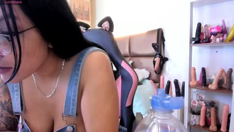 Snapshot of janette_rider_ chatting on January 30, 2025, 9:36 am Janette online show from January 30, 2025, 9:36 am