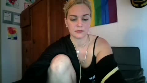 janiefoxx online show from January 15, 2025, 7:55 pm