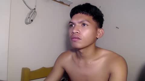 Snapshot of janlloyd04 chatting on October 26, 2025, 7:03 am janlloyd04 online show from October 26, 2025, 7:03 am