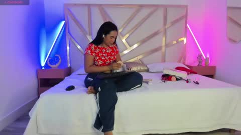 Snapshot of janna_foxx chatting on October 31, 2025, 3:29 am Janna online show from October 31, 2025, 3:29 am