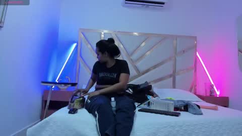 Snapshot of janna_foxx chatting on November 3, 2025, 3:41 am Janna online show from November 3, 2025, 3:41 am