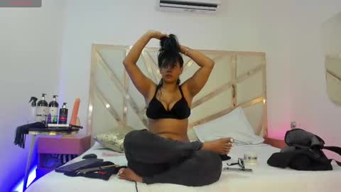 Snapshot of janna_foxx chatting on November 9, 2025, 3:38 am Janna online show from November 9, 2025, 3:38 am