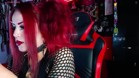 Snapshot of janna_ink chatting on January 7, 2025, 11:24 pm      online show from January 7, 2025, 11:24 pm