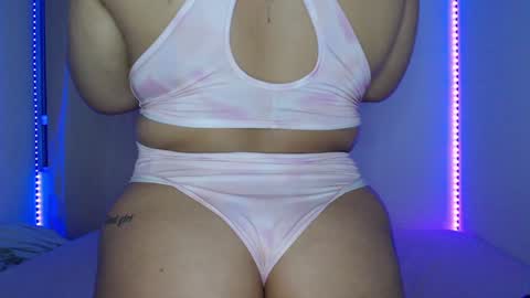 Snapshot of janne_1 chatting on January 11, 2025, 12:44 am Janne online show from January 11, 2025, 12:44 am