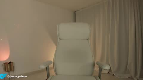 janne_palmer_ online show from October 6, 2025, 6:27 pm