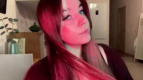 Janni online show from December 4, 2025, 8:28 pm