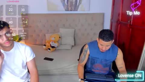 janomar01 online show from October 23, 2025, 6:39 pm