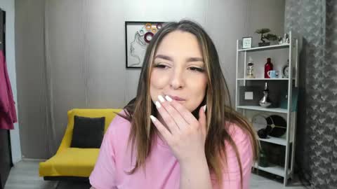 JaquelinLaurent online show from May 5, 2026, 7:11 pm