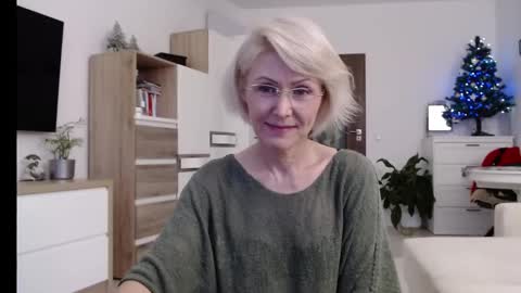 Snapshot of jasmin18v chatting on December 8, 2024, 2:19 pm Jasmin room for people 40 online show from December 8, 2024, 2:19 pm