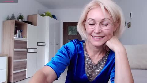 Snapshot of jasmin18v chatting on September 14, 2025, 12:37 pm Jasmin room for people 40 online show from September 14, 2025, 12:37 pm