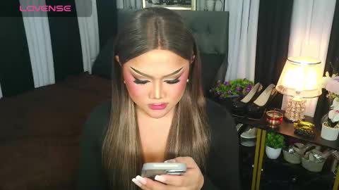 Jasmine Brandy online show from November 26, 2025, 11:22 am