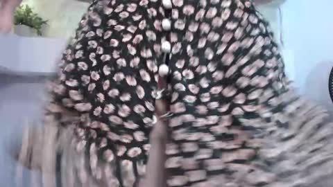 Jazmin online show from September 13, 2025, 9:47 pm