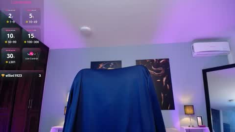 Instagram jasminecampbell1  online show from October 11, 2025, 8:29 pm