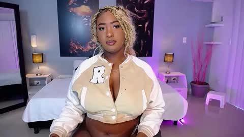 Instagram jasminecampbell1  online show from February 7, 2026, 1:59 pm