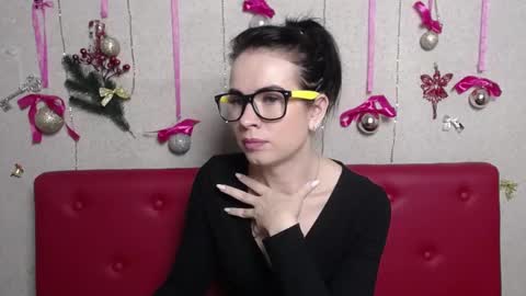 JasmineKouch online show from December 19, 2024, 4:13 am