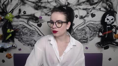 Snapshot of jasminekouch chatting on October 19, 2025, 5:24 pm JasmineKouch online show from October 19, 2025, 5:24 pm