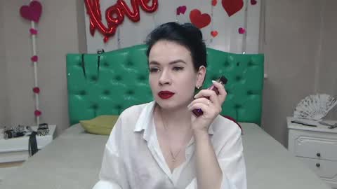 JasmineKouch online show from April 17, 2026, 6:16 am