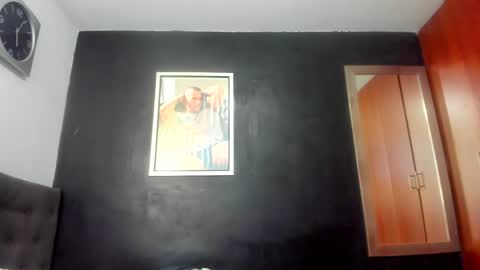    online show from November 10, 2025, 3:33 pm