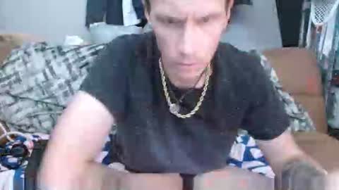 jasonmoore423786227 online show from April 27, 2026, 2:09 am