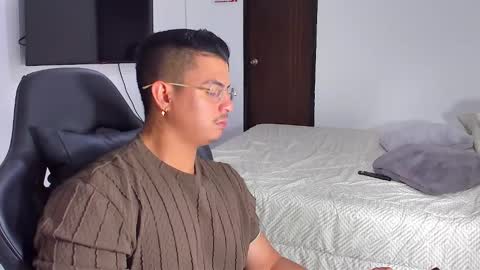 Snapshot of jasperbrooksx chatting on January 8, 2025, 9:12 pm JBrooksXx online show from January 8, 2025, 9:12 pm