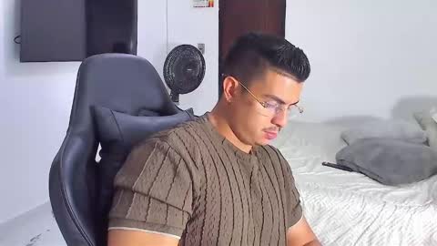 Snapshot of jasperbrooksx chatting on January 9, 2025, 12:25 am JBrooksXx online show from January 9, 2025, 12:25 am