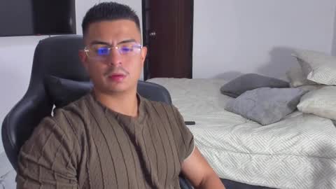 Snapshot of jasperbrooksx chatting on January 11, 2025, 2:30 am JBrooksXx online show from January 11, 2025, 2:30 am