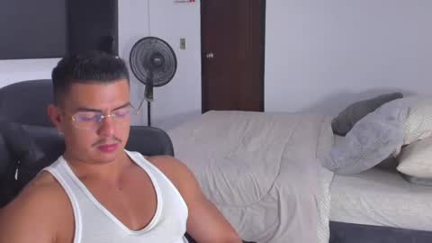 Snapshot of jasperbrooksx chatting on January 15, 2025, 5:50 am JBrooksXx online show from January 15, 2025, 5:50 am