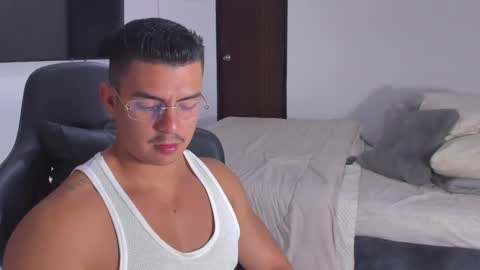 Snapshot of jasperbrooksx chatting on January 16, 2025, 1:48 am JBrooksXx online show from January 16, 2025, 1:48 am