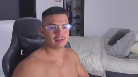 Snapshot of jasperbrooksx chatting on January 19, 2025, 10:28 am JBrooksXx online show from January 19, 2025, 10:28 am