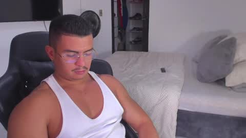 Snapshot of jasperbrooksx chatting on January 22, 2025, 7:03 pm JBrooksXx online show from January 22, 2025, 7:03 pm