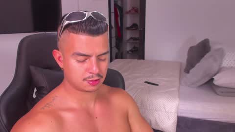 Snapshot of jasperbrooksx chatting on January 26, 2025, 5:44 pm JBrooksXx online show from January 26, 2025, 5:44 pm