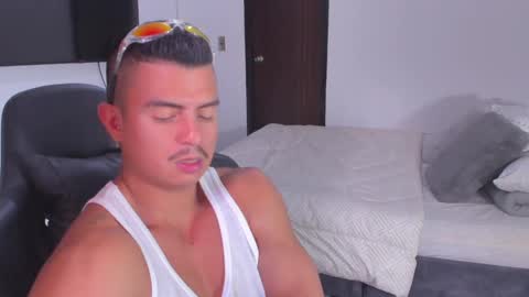 Snapshot of jasperbrooksx chatting on January 29, 2025, 7:32 pm JBrooksXx online show from January 29, 2025, 7:32 pm