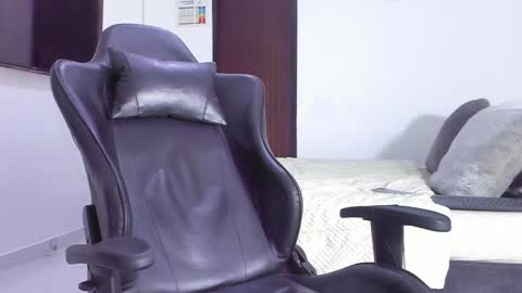 Snapshot of jasperbrooksx chatting on February 20, 2025, 1:25 am JBrooksXx online show from February 20, 2025, 1:25 am