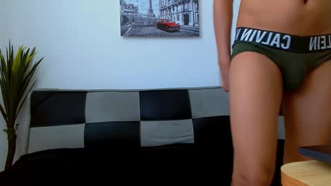 javier288038 online show from September 28, 2025, 12:10 pm