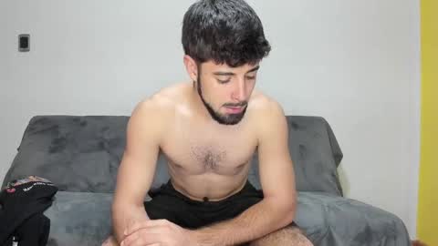 Javier  online show from April 26, 2026, 8:39 pm