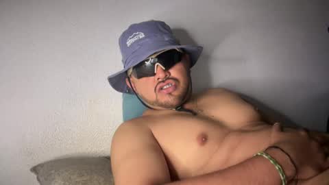 javiermichi online show from November 14, 2025, 7:29 am