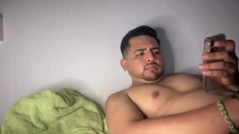 javiermichi online show from November 18, 2025, 5:01 am