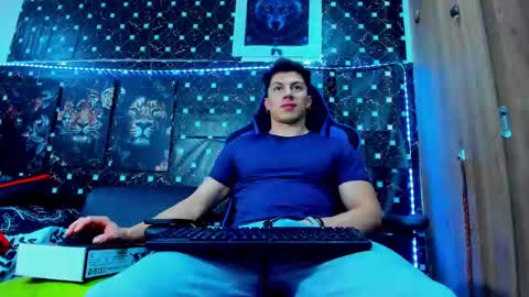 Javier online show from October 8, 2025, 9:34 pm