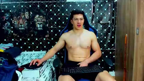 Javier online show from May 11, 2026, 9:45 pm