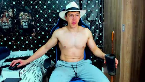 Javier online show from May 18, 2026, 12:07 am