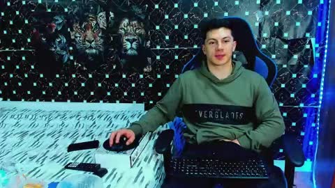 Javier online show from June 5, 2026, 6:31 am
