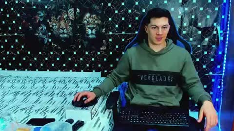 Javier online show from June 5, 2026, 6:52 am