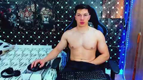 Javier online show from June 10, 2026, 9:35 pm