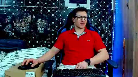 Javier online show from August 8, 2026, 12:46 am