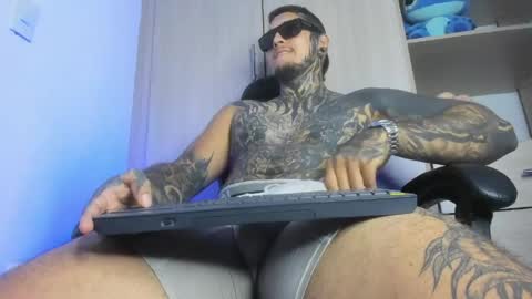 Michael independient model online show from April 27, 2026, 8:40 pm