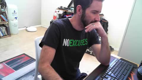 jay103798371 online show from October 27, 2025, 9:46 am