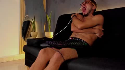 Jay online show from November 3, 2025, 3:41 am