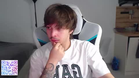 Jayce online show from November 8, 2025, 9:31 am