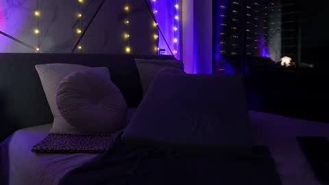 JayJayPink online show from December 25, 2024, 4:22 am