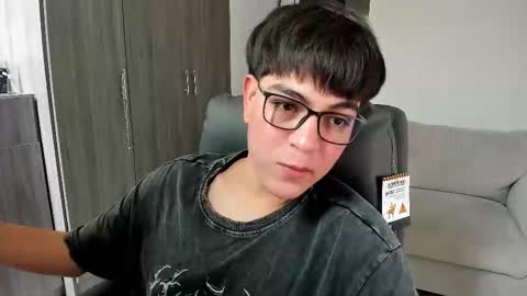 jaythomax online show from March 1, 2026, 6:43 pm